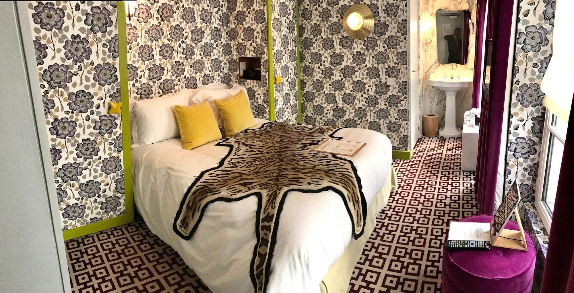 Hotel Thoumieux Paris Exterior photo