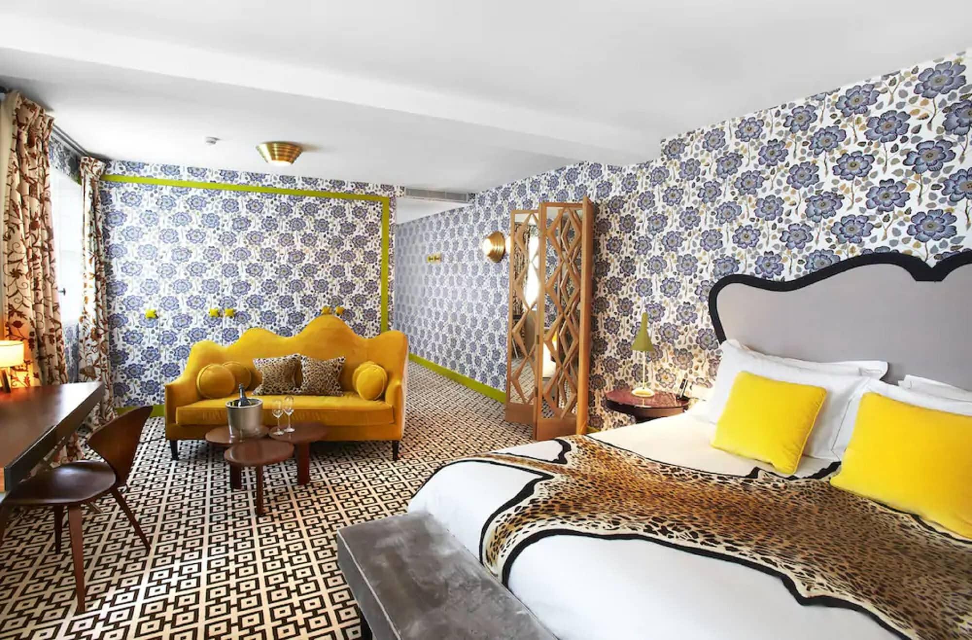 Hotel Thoumieux Paris Exterior photo