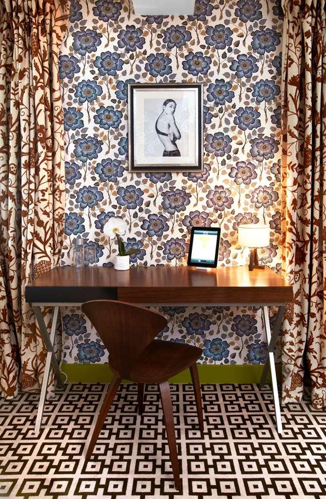 Hotel Thoumieux Paris Room photo