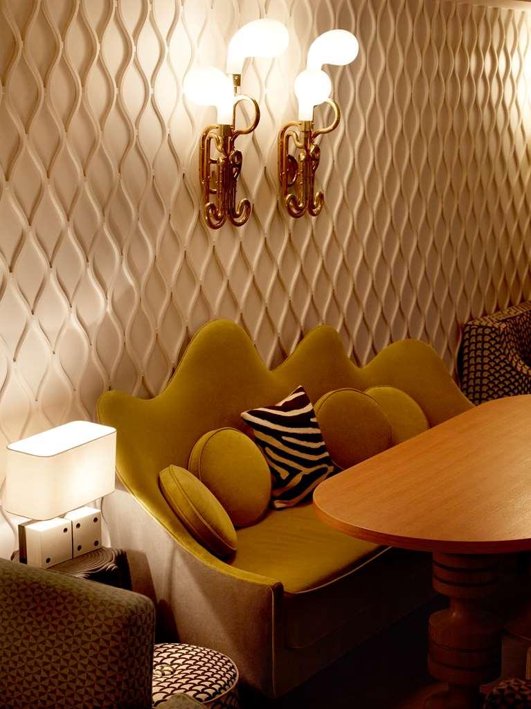 Hotel Thoumieux Paris Restaurant photo