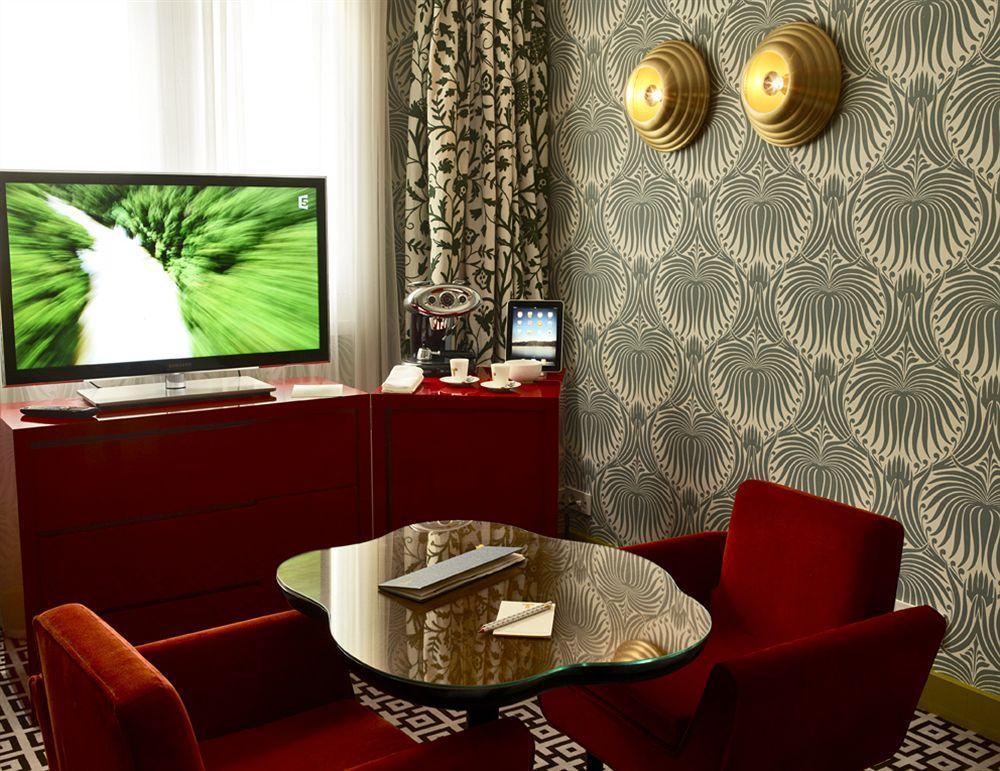 Hotel Thoumieux Paris Exterior photo